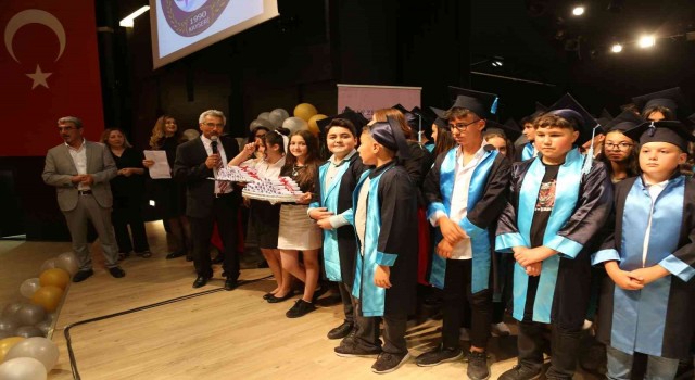 Osman Zeki Yücesan Ortaokulundan yılsonu etkinliği