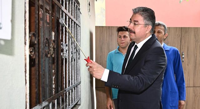 Osmaniye Valisi Erdinç Yılmaz, Meslek Liselilerin çalışmalarını ziyaret etti