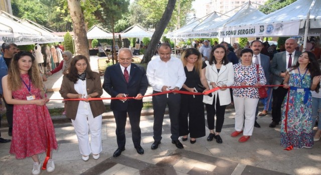 Osmaniyede kadınların el emeği göz nuru ürünleri sergilendi