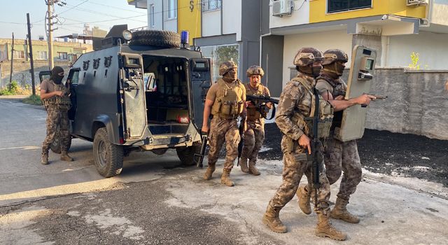 Osmaniye'de Uyuşturucu tacirlerine şafak vakti operasyon