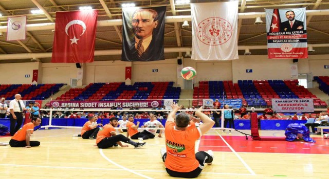 Oturarak Voleybol Süper Lig müsabakaları Karabükte başladı