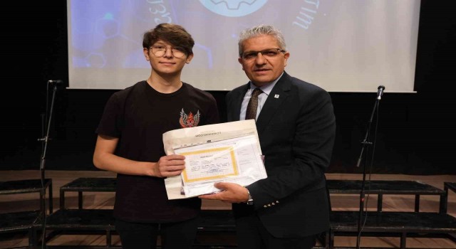 Özel EOSB Mesleki Teknik Anadolu Lisesinde karne heyecanı