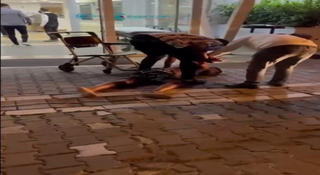 (Özel) Esenyurtta hastane önünde skandal görüntü