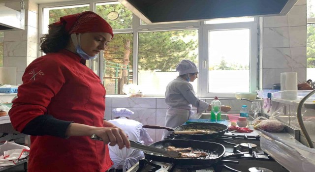 (ÖZEL) Genç aşçılar bu sefer mezun olmak için ter döktü