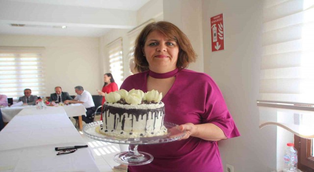 (ÖZEL) Pasta yarışmasında 11 kadın kıyasıya yarıştı