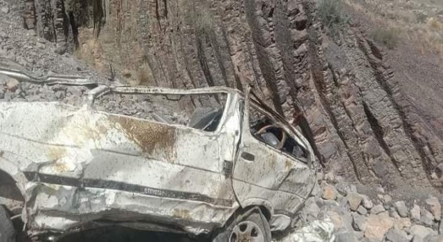 Pakistanda minibüs vadiye düştü: 18 ölü, 4 yaralı