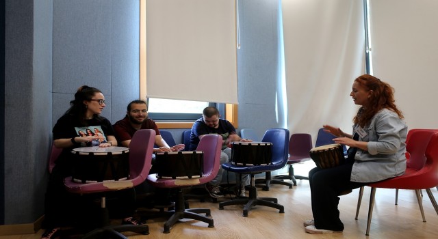Pandemi sebebiyle ara verilmişti, Engelsiz Hobi Atölyelerinde eğitimler yeniden başladı