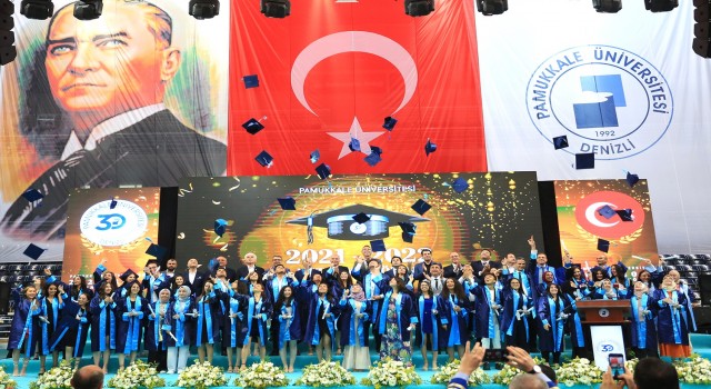 PAÜ mezunlarını yeni yaşamlarına uğurladı
