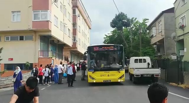Pendikte İETT otobüsünün camı patladı, yolcular ortada kaldı