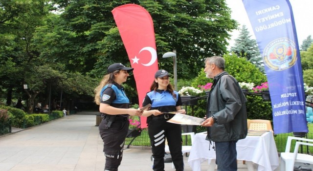 Polis ekipleri vatandaşları orman yangınlarına karşı bilgilendirdi