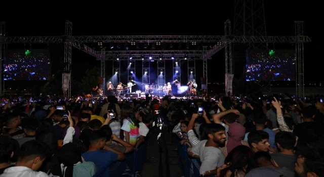 Pop Sanatçı Bilal Sonses, Adıyamanlılarla buluştu