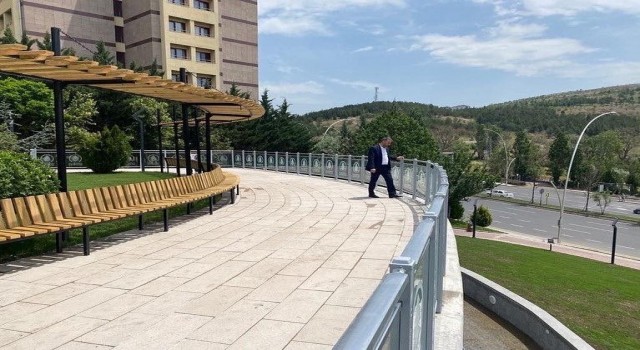 Pursaklar Belediyesinden Necip Fazıl Kısakürek Parkına estetik dokunuş