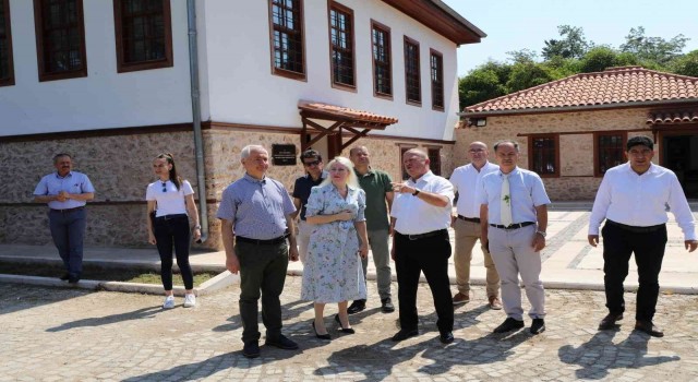 Rektör Özkan: Üniversitemiz ve BATEM, araştırmalarıyla Antalya tarımına öncü olmaya devam ediyor