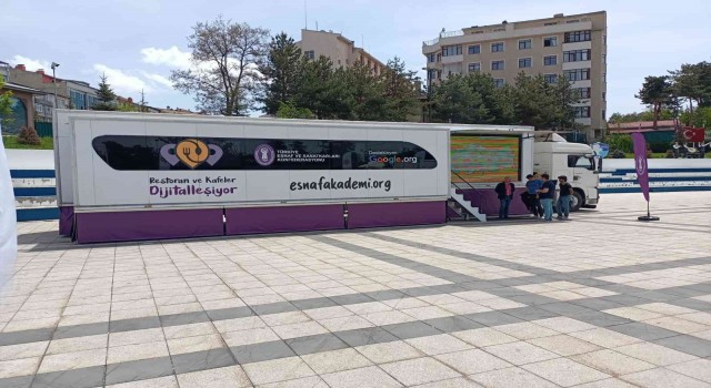 ‘Restoran ve Kafeler Dijitalleşiyor Projesi eğitim tırı Erzurumda