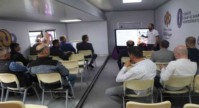 Restoran ve Kafeler Dijitalleşiyor projesinin eğitim tırı Rizede