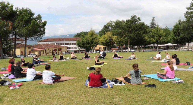 Safranboluda kadınlar bir araya gelip yoga yaptı