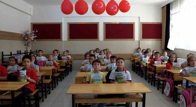Şahinbeyde öğrencilere tatil kitabı