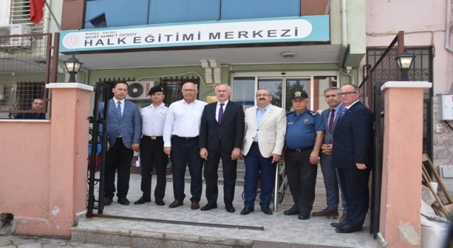 Salihlide Geri Dönüşüm Kütüphanesi açıldı