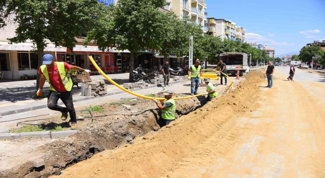 Salihlinin Avar Caddesinde doğalgaz çalışmaları başladı