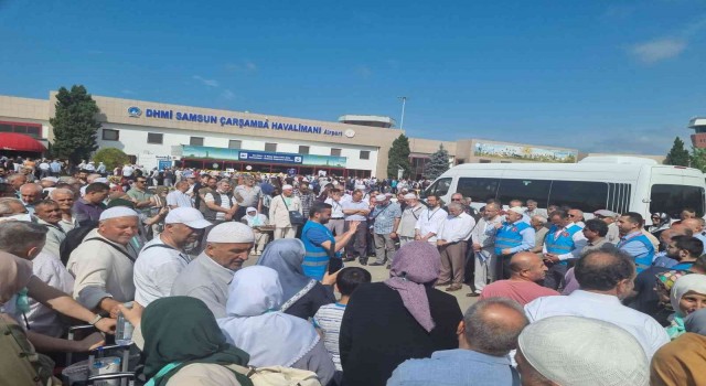 Samsun-Çarşamba Havalimanında hac kafileleri yoğunluğu