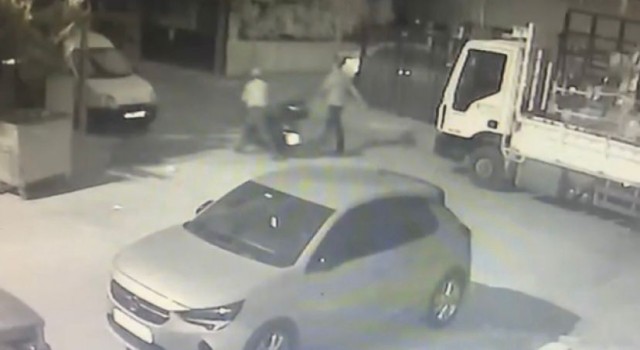 Sancaktepede motosiklet hırsızlığı kamerada
