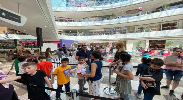 Sarıyerde karne tatili öncesi çocuklar ‘Kral Şakir ile eğlendi