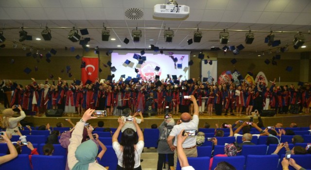 Şarkışlada mezuniyet sevinci