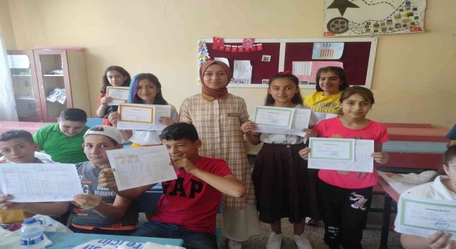Sasonda 7 bin 700 öğrenci karne heyecanı yaşadı