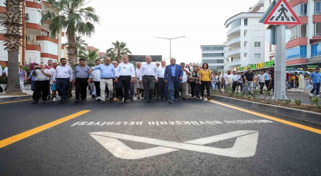 Seçer: Anamurda büyükşehre ait yol ağında sorun bırakmayacağız