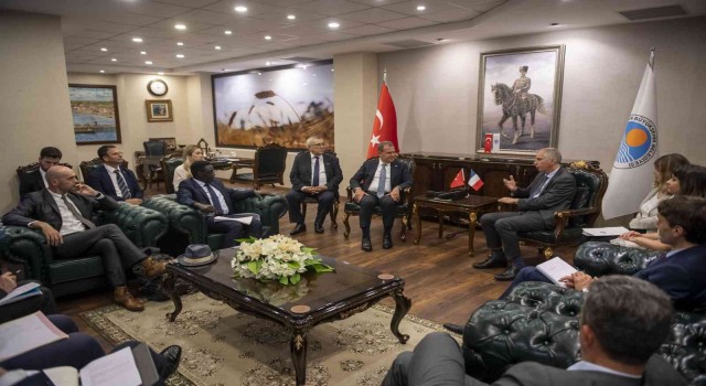 Seçer: Hep beraber geleceğe bakmanın daha yararlı olacağını düşünüyorum