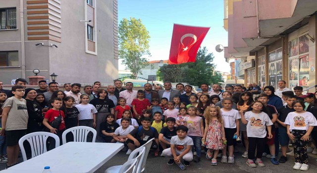 Şehit babasına çocuklar moral oldular