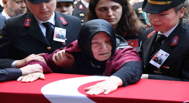Şehit Oğuzhan Arduç memleketi Eskişehirde son yolculuğuna uğurlandı