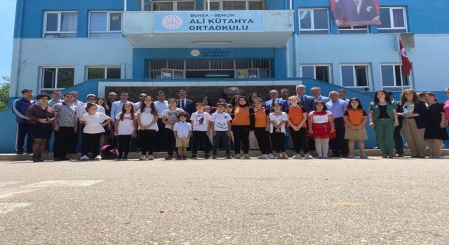 Şehit olan memurun adına kütüphane açıldı