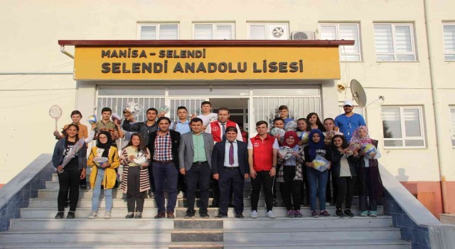 Selendide nitelikli okul sevinci