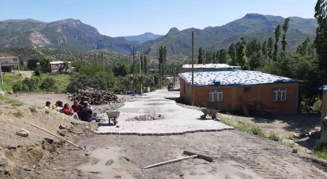 Şenoba Belediyesinden parke döşeme çalışması