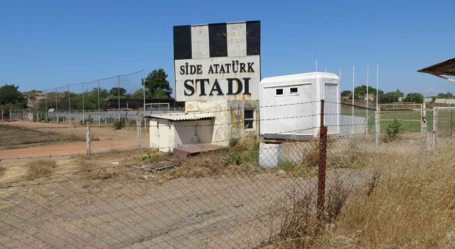 Side Atatürk Stadı bakıma alındı