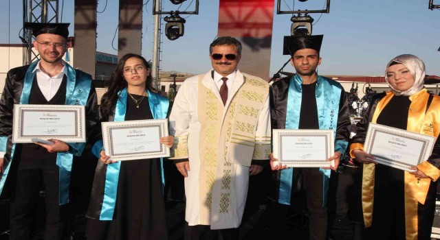 Siirt Üniversitesinde mezuniyet heyecanı