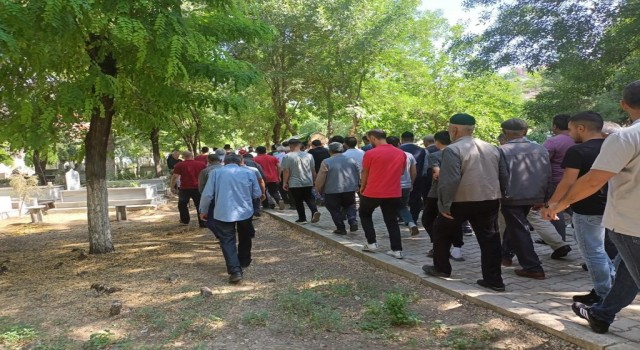 Siirtte çayda boğulan hemşire toprağa verildi