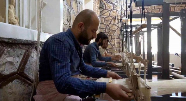 Siirtte düğün sezonu açıldı, şal-şepik kumaşına ilgi arttı