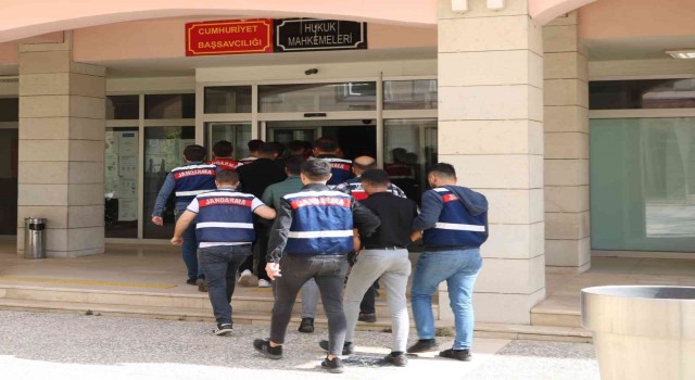 Siirtte yasa dışı bahis operasyonunda 2 zanlı tutuklandı