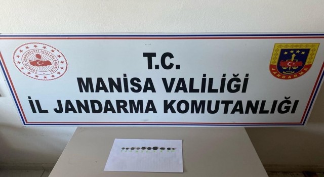 Sikkeleri satmak isterken jandarmaya yakalandılar