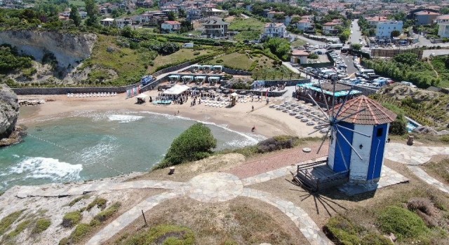 Şile A-LA Kadınlar Plajında Mavi Bayrak dalgalanmaya başladı