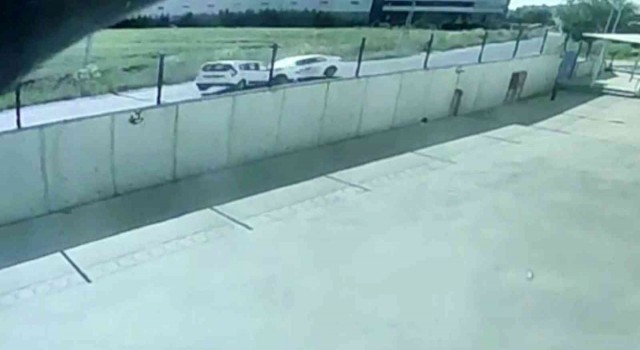 Silivride iki araç kafa kafaya çarpıştı: 2 yaralı