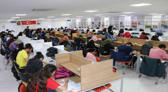 Sınava girecek öğrencilerden Canpolata teşekkür