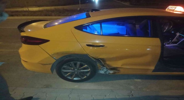 Sincanda kaza yapan otomobil alev aldı: 1 yaralı