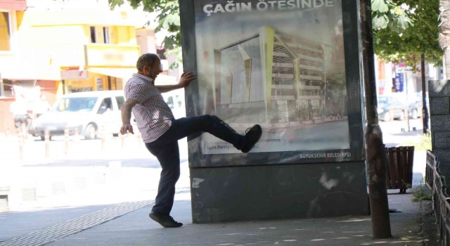 Şişede durduğu gibi durmadı