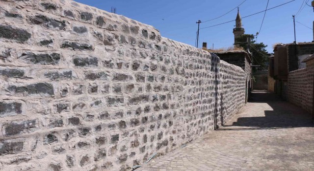 Siverekin tarih kokan sokakları, aslına uygun hale getiriliyor