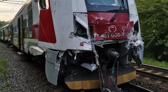 Slovakyada tren kazasında 4ü ağır 70 kişi yaralandı