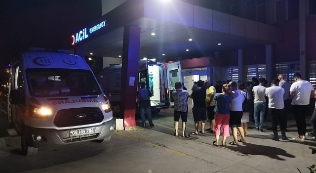 Sökede otomobilin çarptığı 8 yaşındaki çocuk ağır yaralandı