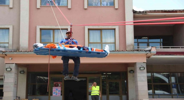 Solhanda gerçeği aratmayan deprem ve yangın tatbikatı